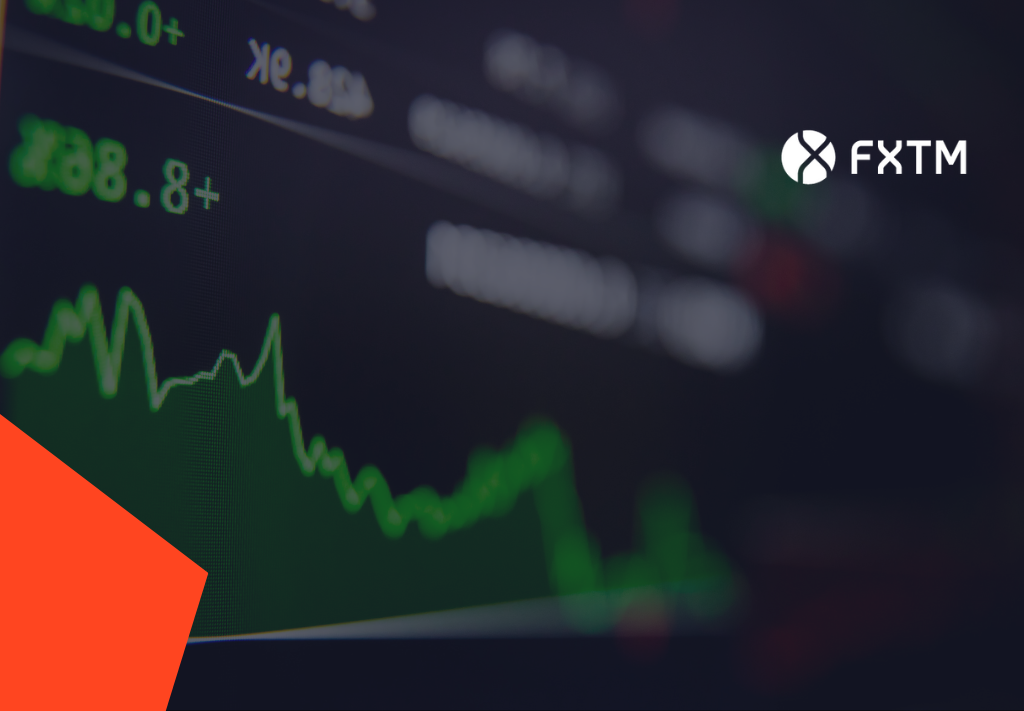dark image of swing trading on candlestick chart